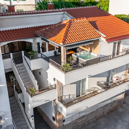 Luxury Nea Apartament Makarska