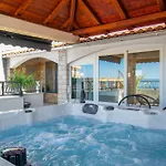 Penthouse Nea With Jacuzzi And Sea View