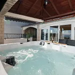 Apartment Penthouse Nea With Jacuzzi And Sea View Makarska