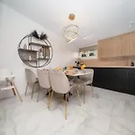 Penthouse Nea With Jacuzzi And Sea View