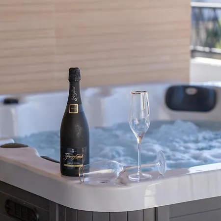 דירה Luxury Nea With Jacuzzi And Sea View *