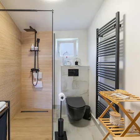 Luxury Nea With Jacuzzi And Sea View Apartman *