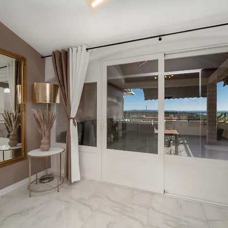 公寓 Luxury Nea With Jacuzzi And Sea View *