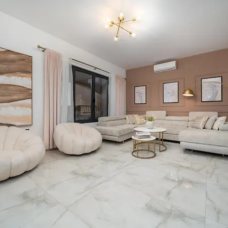 Luxury Nea With Jacuzzi And Sea View דירה מאקרסקה