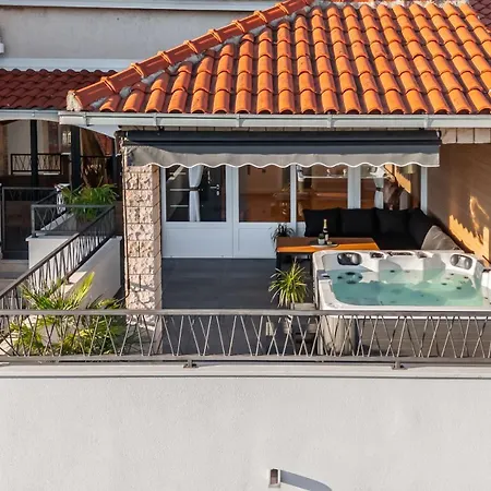 Luxury Nea With Jacuzzi And Sea View