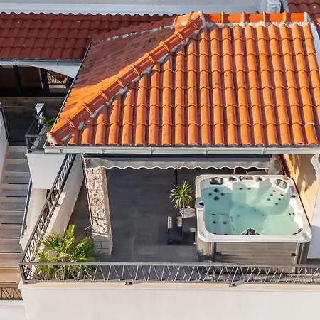 Luxury Nea With Jacuzzi And Sea View * מאקרסקה