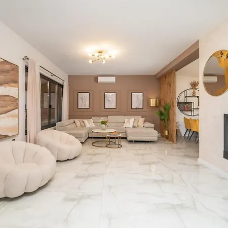 Luxury Nea With Jacuzzi And Sea View מאקרסקה