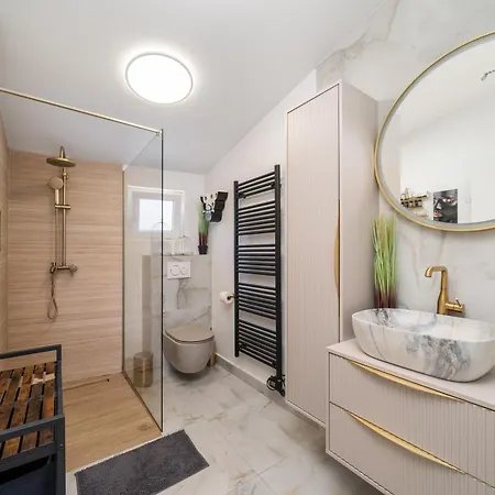 דירה Luxury Nea With Jacuzzi And Sea View מאקרסקה